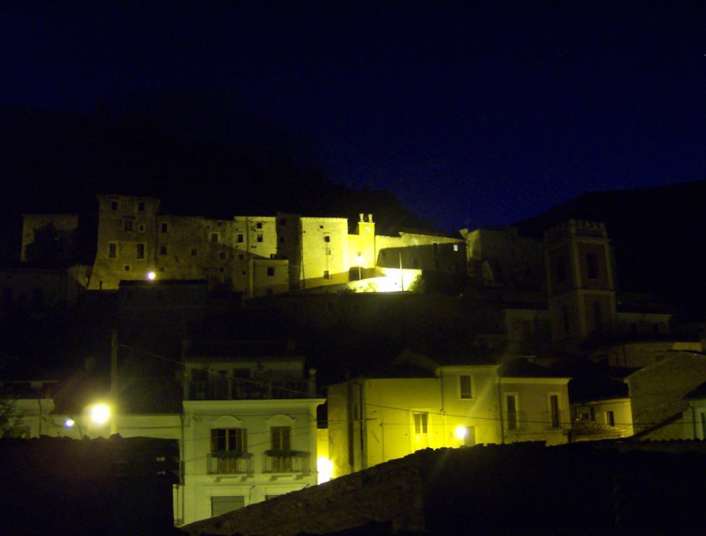 Il Minotauro B&B A 5 Minuti Da Popoli Vittorito Bagian luar foto